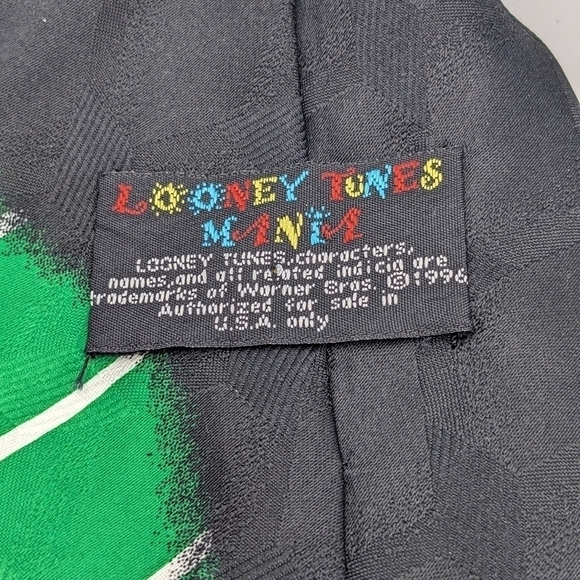 Warner Bro. Looney Tunes Mania Football Tasmanian Devil Bugs Bunny Necktie Tie - Picture 4 of 5